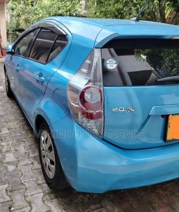Toyota Aqua 2012