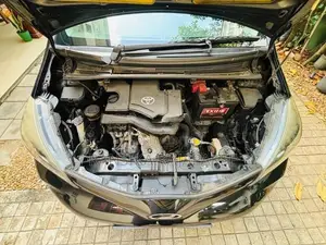 Toyota Vitz 2015