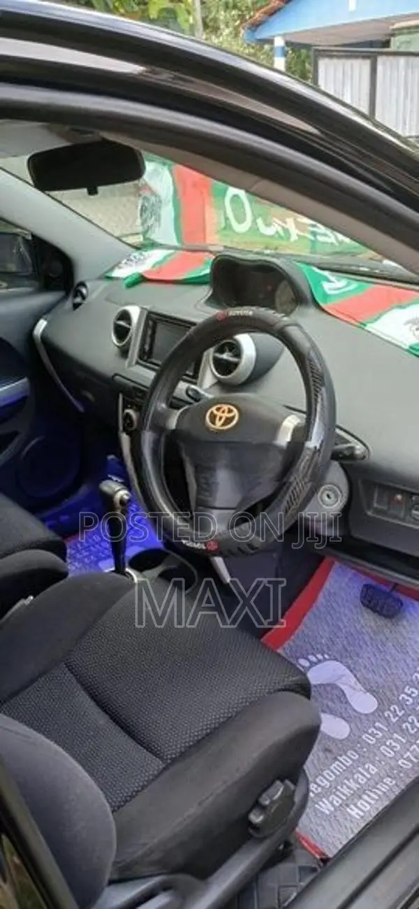 Toyota IST 2005