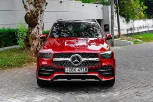 Mercedes Benz GLE 300D Premium + Teach Pack 2019