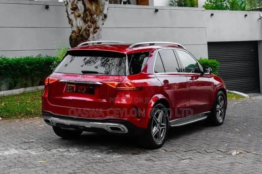 Mercedes Benz GLE 300D Premium + Teach Pack 2019