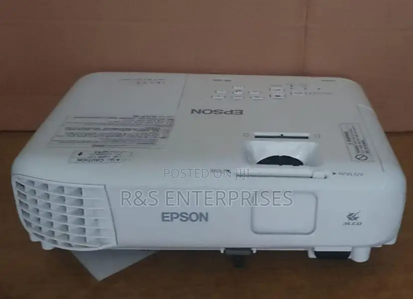 Epson EB-S05