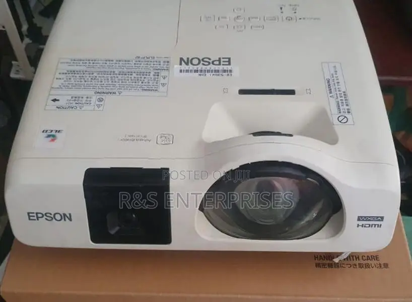 Epson EB- 520 Short Throw LCD