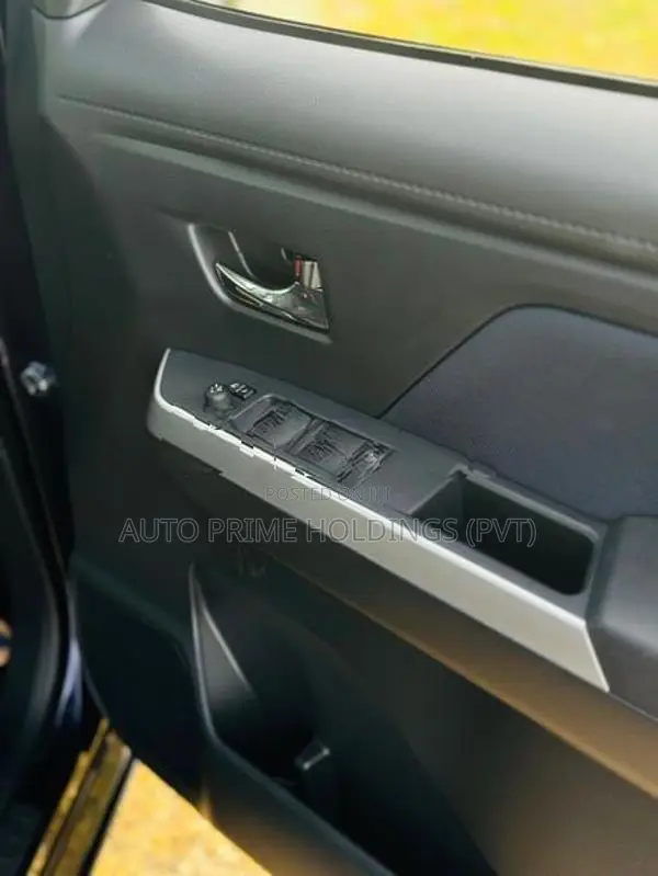Toyota Roomy Custom G 2025