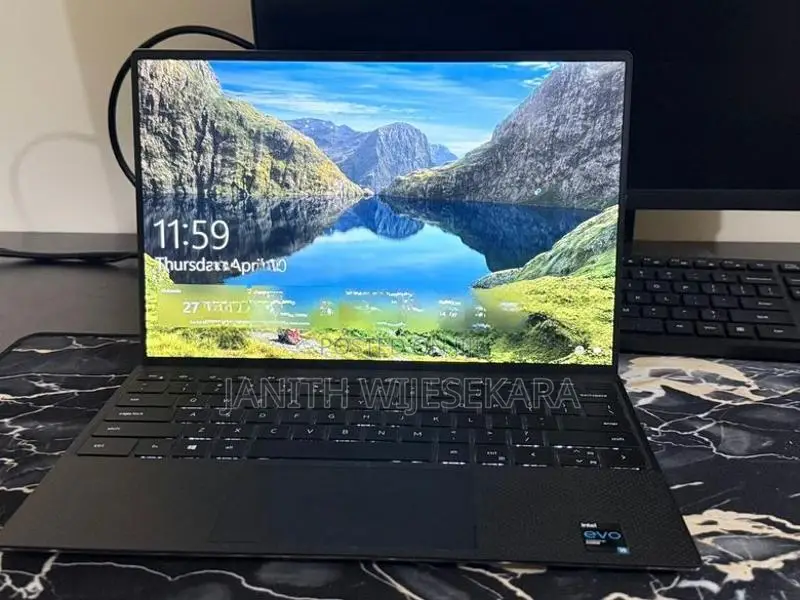Dell XPS 13 i5 11th Gen 8GB RAM 512GB SSD