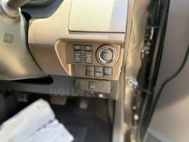 Toyota Roomy G Grade 2025