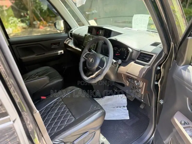 Toyota Roomy G Grade 2025