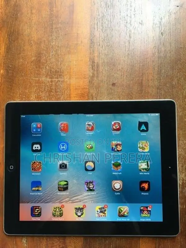 Apple iPad 2012 2.4 Wi-Fi 16GB Power Adapter+Cable
