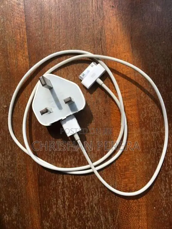 Apple iPad 2012 2.4 Wi-Fi 16GB Power Adapter+Cable