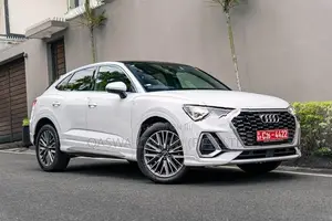 Audi Q3 Sportsback- SUNROOF 2023