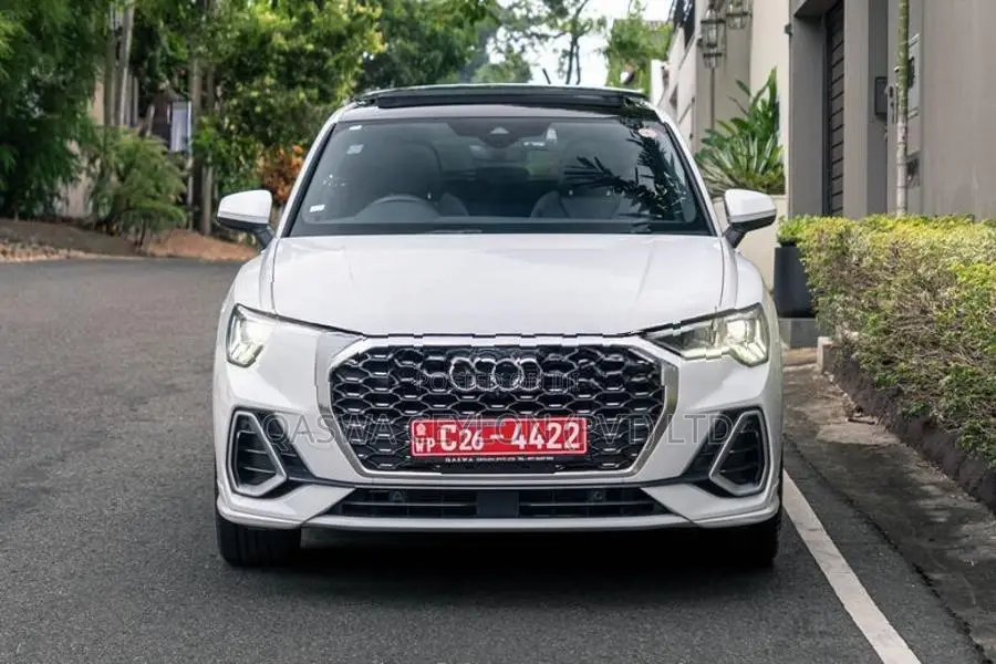 Audi Q3 Sportsback- SUNROOF 2023
