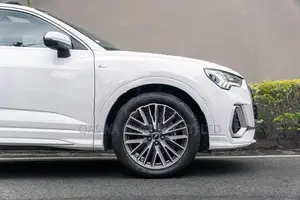 Audi Q3 Sportsback- SUNROOF 2023