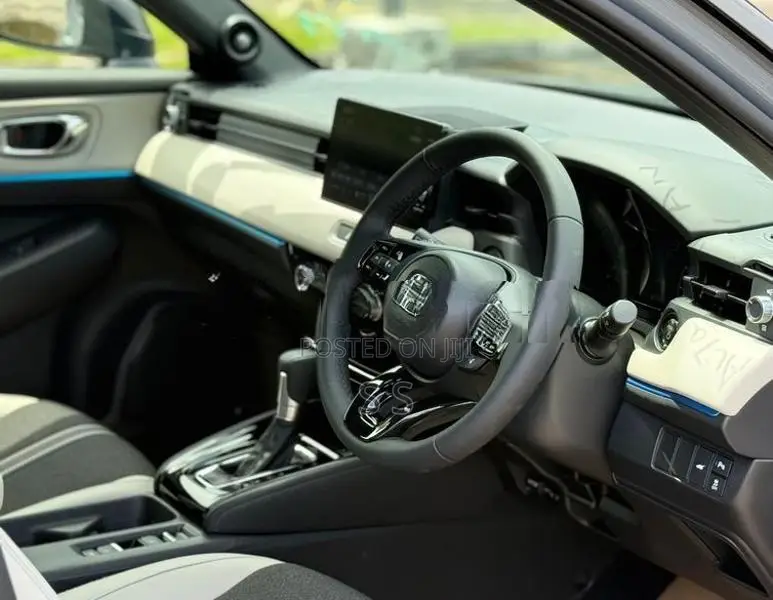 Honda Vezel Z Play Moonroof 2025