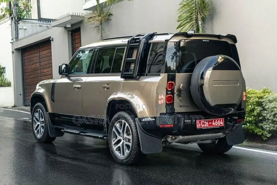 Land Rover Defender P300-X Dynamic 2023