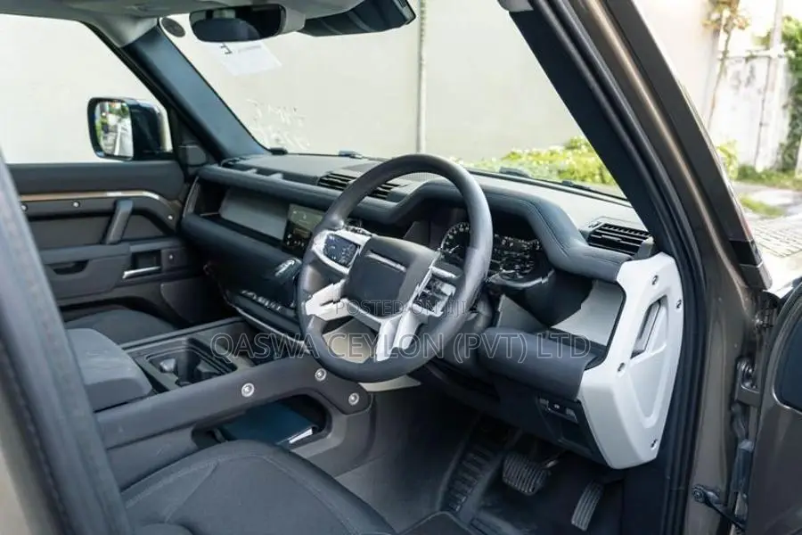 Land Rover Defender P300-X Dynamic 2023