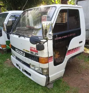 Isuzu Elf 250 Custom Cabin 24v