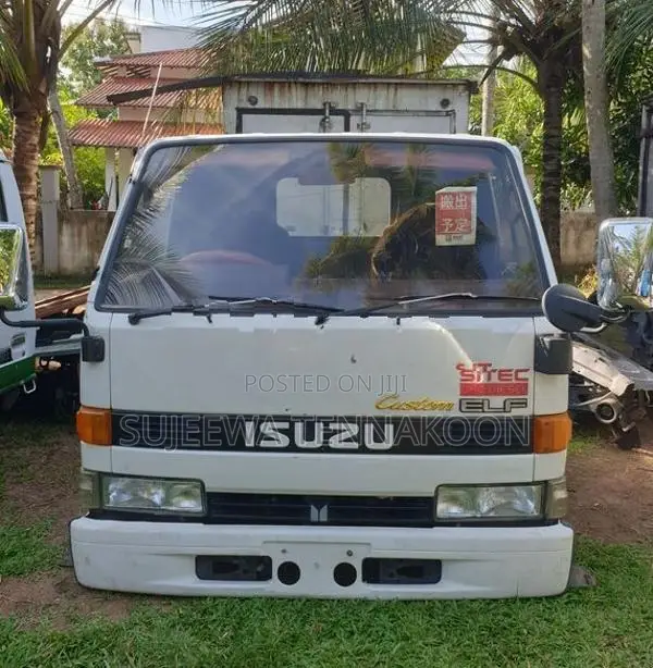 Isuzu Elf 250 Custom Cabin 24v