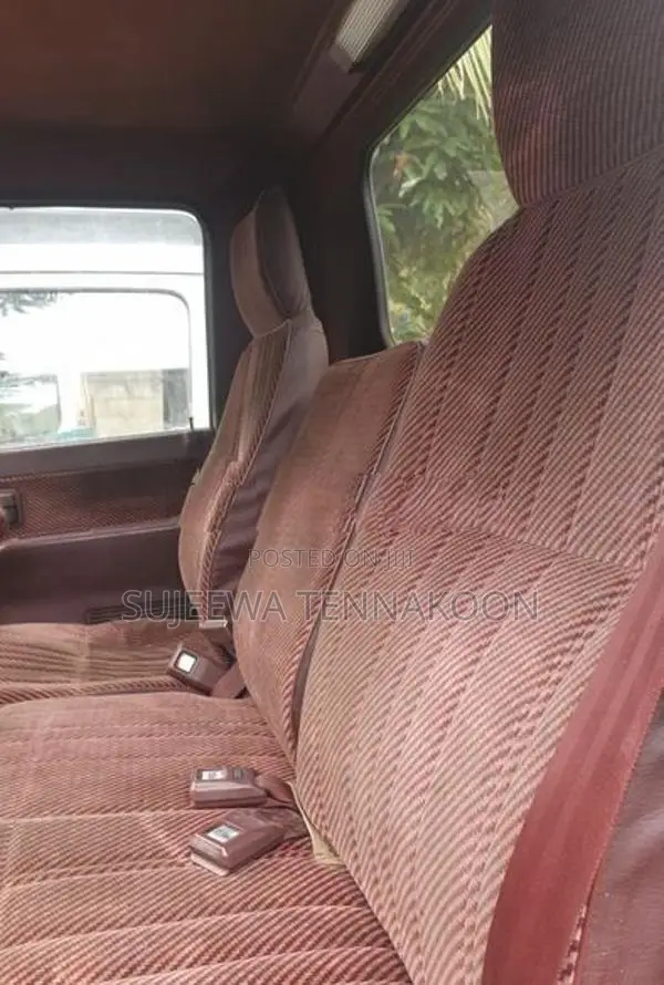 Isuzu Elf 250 Custom Cabin 24v