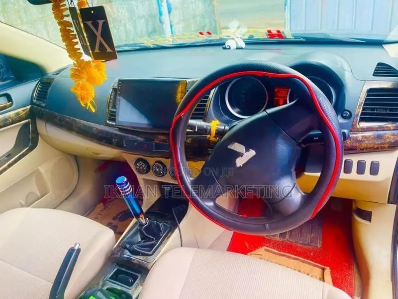 Mitsubishi Lancer EX 2011