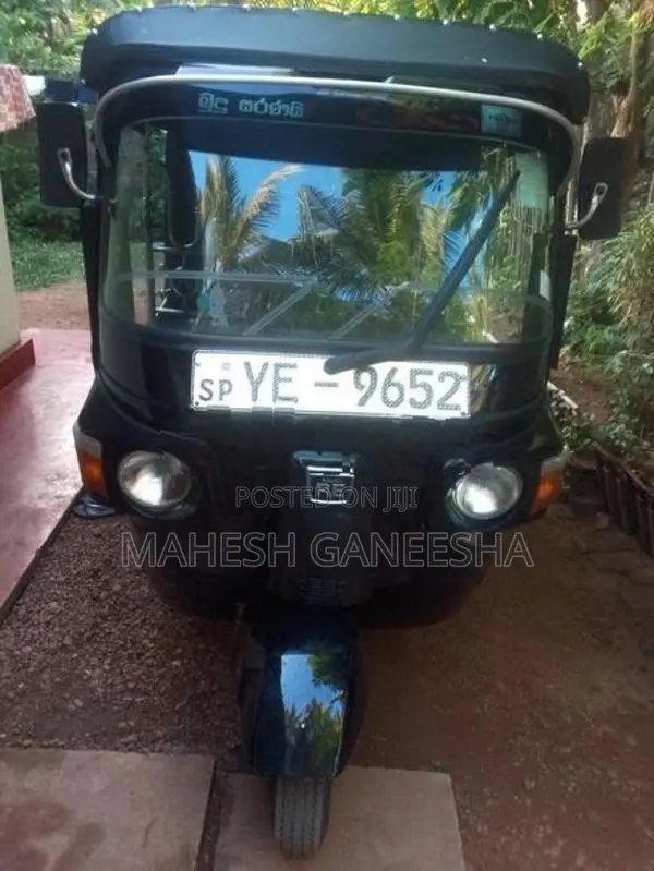 Bajaj RE 2010