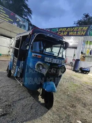 Bajaj RE 2015