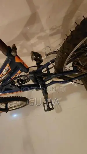 Tomahawk GMT Bicycle
