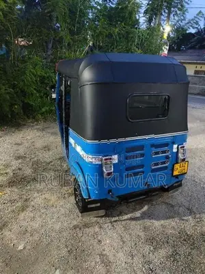 Bajaj RE 2015