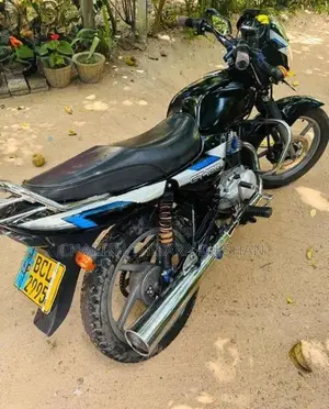 Bajaj CT100 2015