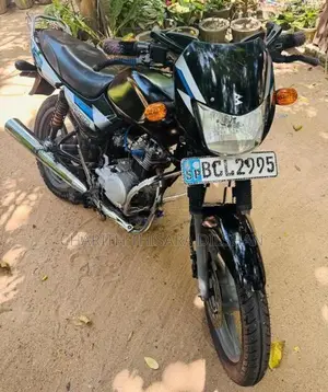 Bajaj CT100 2015