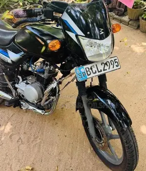 Bajaj CT100 2015