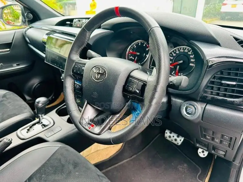 Toyota Hilux Gr Sports 2.8 L 2024