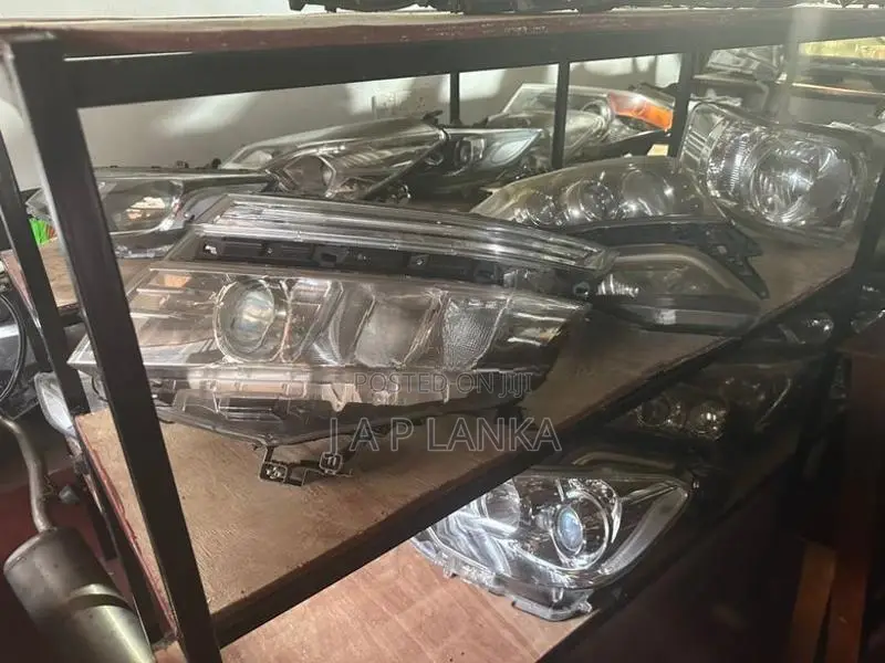 Toyota Voxy Head Light