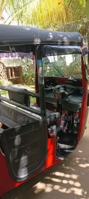 Bajaj RE 2015