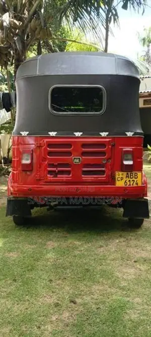 Bajaj RE 2015