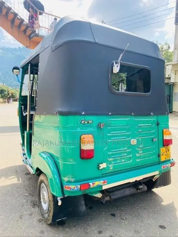 Bajaj RE 2010