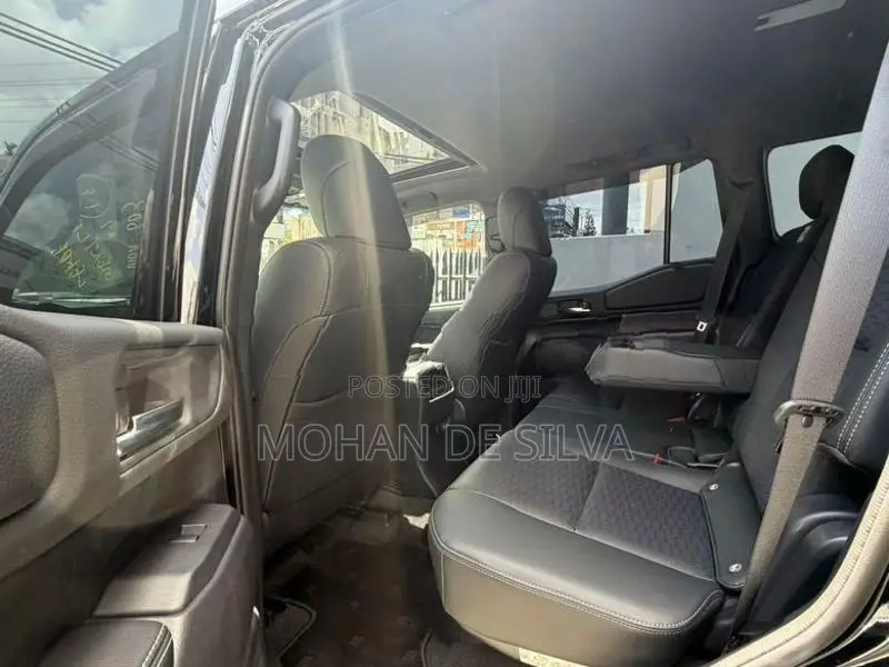 Toyota Land Cruiser Prado 250 2025