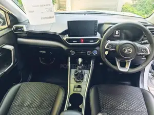 Daihatsu Rocky Black Top 2026