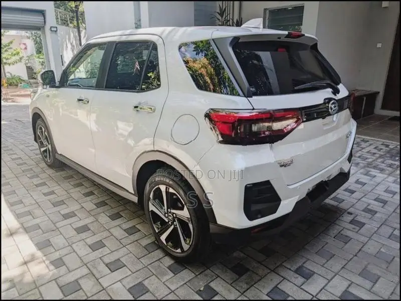 Daihatsu Rocky Smart 2025
