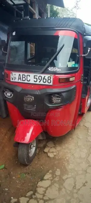 Bajaj RE 2015
