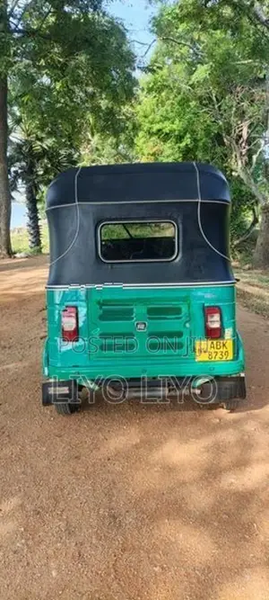 Bajaj RE 2016