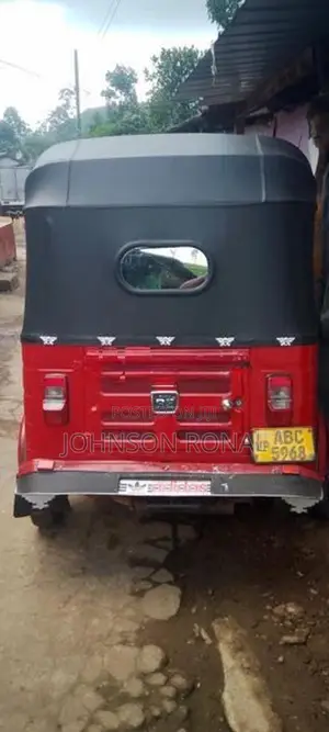 Bajaj RE 2015