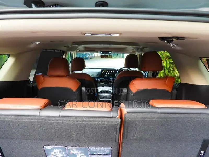 Kia Carnival HEV 2025