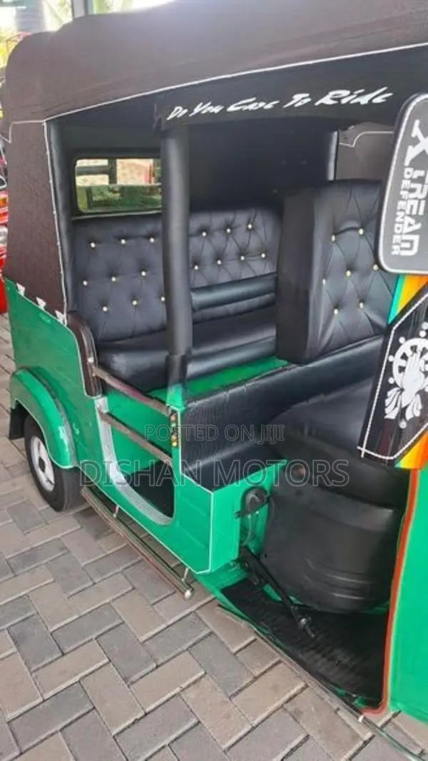 Bajaj RE 4Stroke 2015