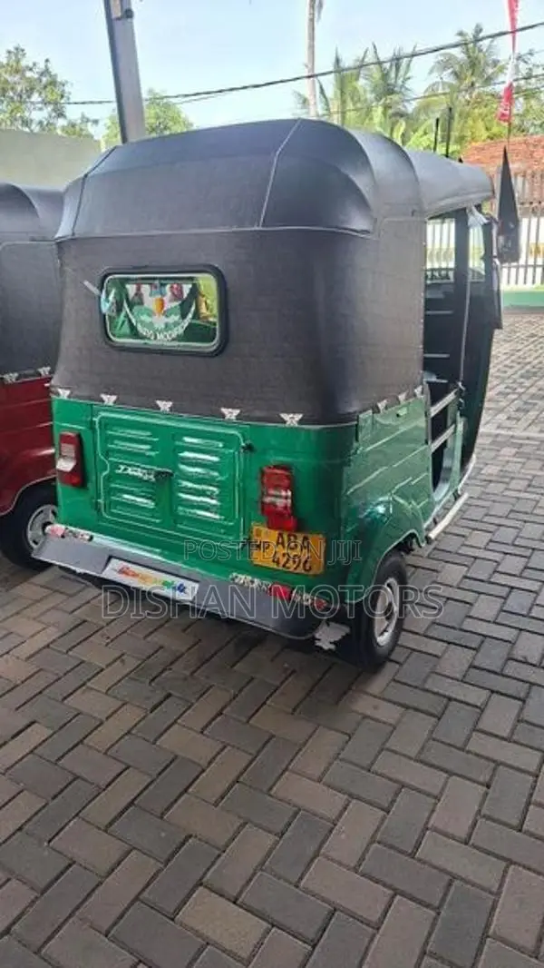 Bajaj RE 4Stroke 2015
