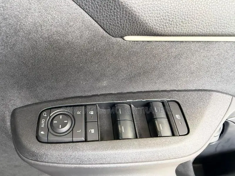 Toyota Yaris X Grade 2024