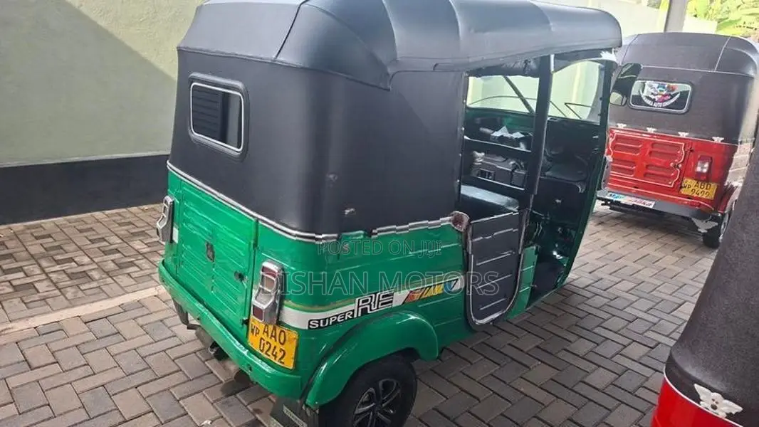 Bajaj RE 4Stroke 2014