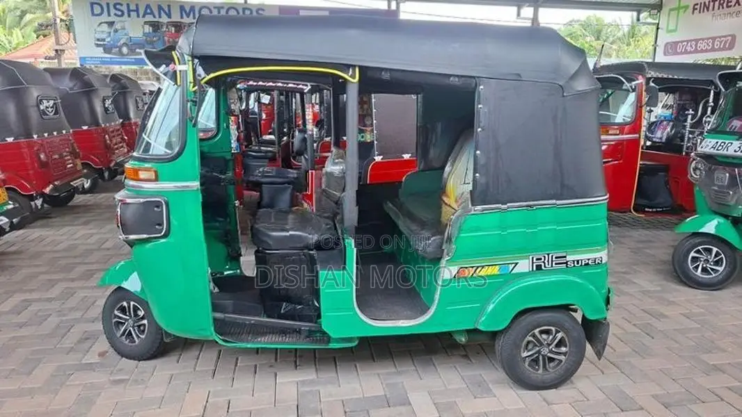 Bajaj RE 4Stroke 2014