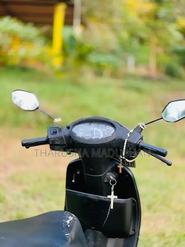 Honda pleasure scooter 2006