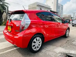 Toyota Aqua S Limited 2014