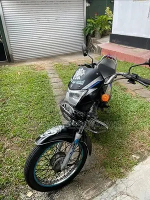 Bajaj CT100 2014